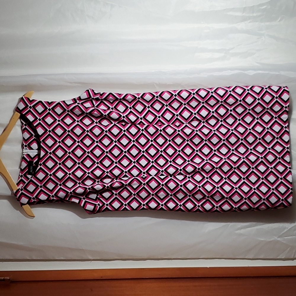 Geo Pattern Pink Dress